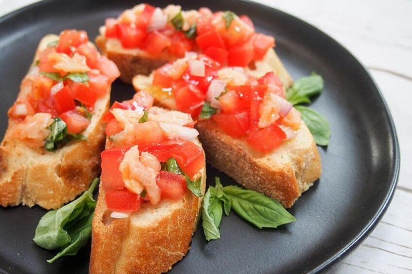 Hors D'oeuvres are included 4