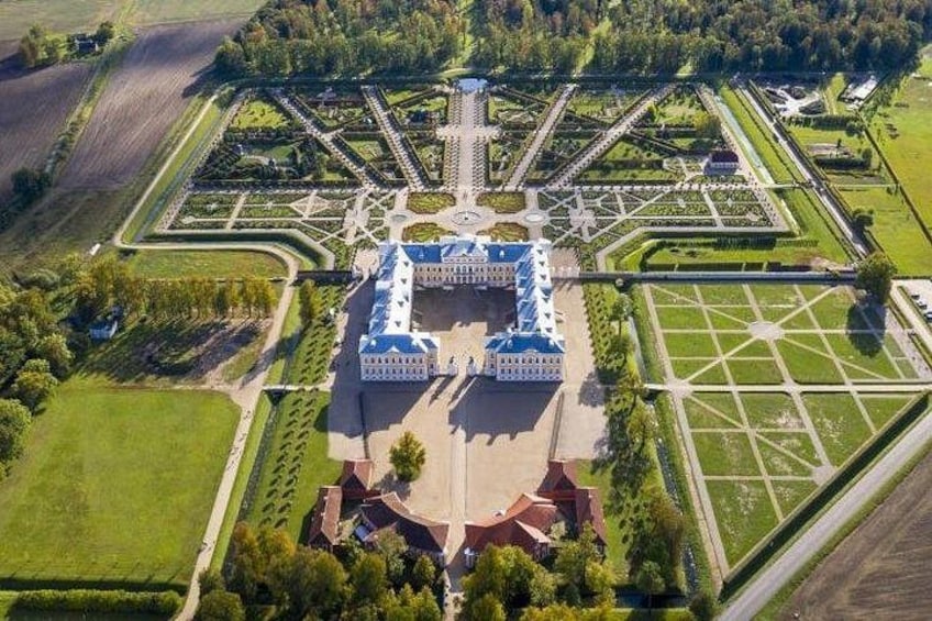 Rundale palace birds view 3