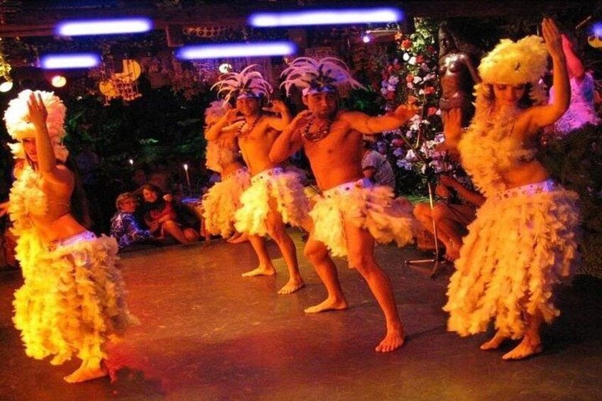 Dinner at a Typical Chilean Restaurant with a Traditional Dance Show in Santiago 1