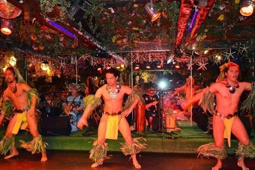 Dinner at a Typical Chilean Restaurant with a Traditional Dance Show in Santiago 2