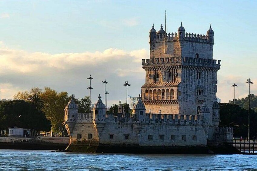 Lisbon Sailing Catamaran Public Cruise with drinks 5