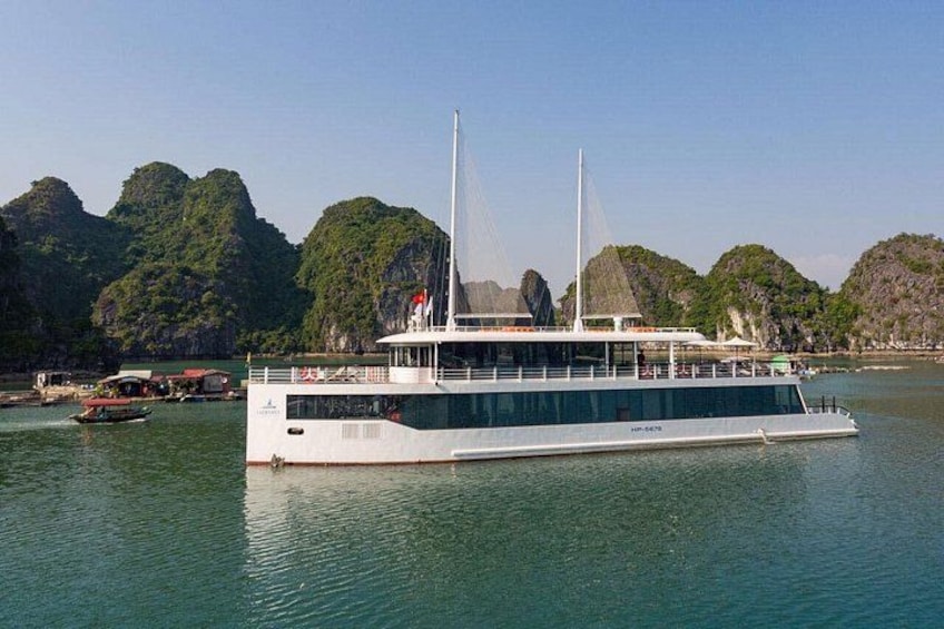 Full Day-All Inclusive: Halong Bay-Lan Ha Bay-Bai Tu Long Bay 2