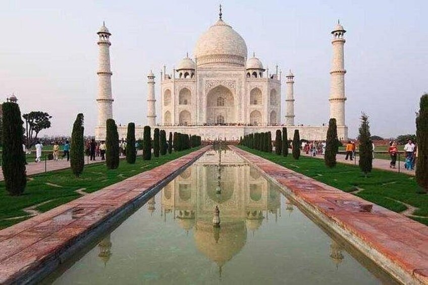 Full-Day Agra Tour with Taj Mahal From Mumbai By Air 5