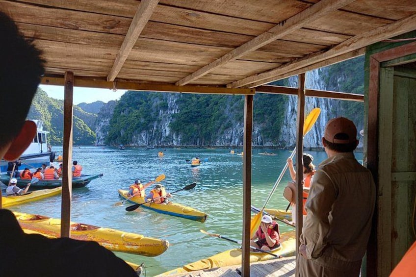 kayaking-halong 1