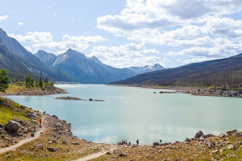 Jasper National Park Tour: Maligne Valley, Medicine Lake and Spirit Island 4