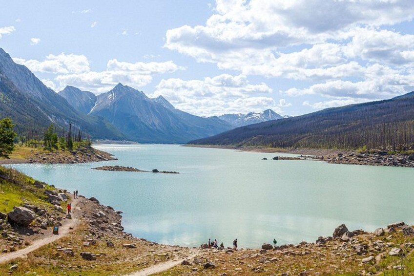 Jasper National Park Tour: Maligne Valley, Medicine Lake and Spirit Island 5