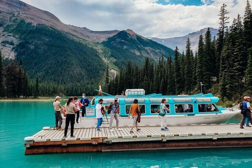 Jasper National Park Tour: Maligne Valley, Medicine Lake and Spirit Island 3