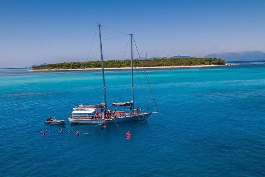 On exclusive GBR mooring 1km off Green Island 1