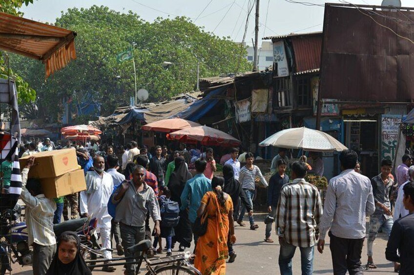 Two Days Mumbai Tour Package : City + Slum + Elephanta + Market 4