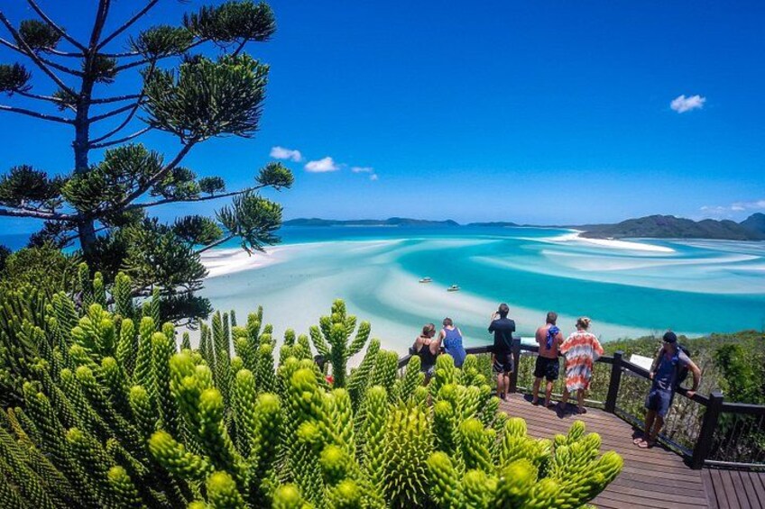Guide Walk to the Famous Hill Inlet Lookout 1