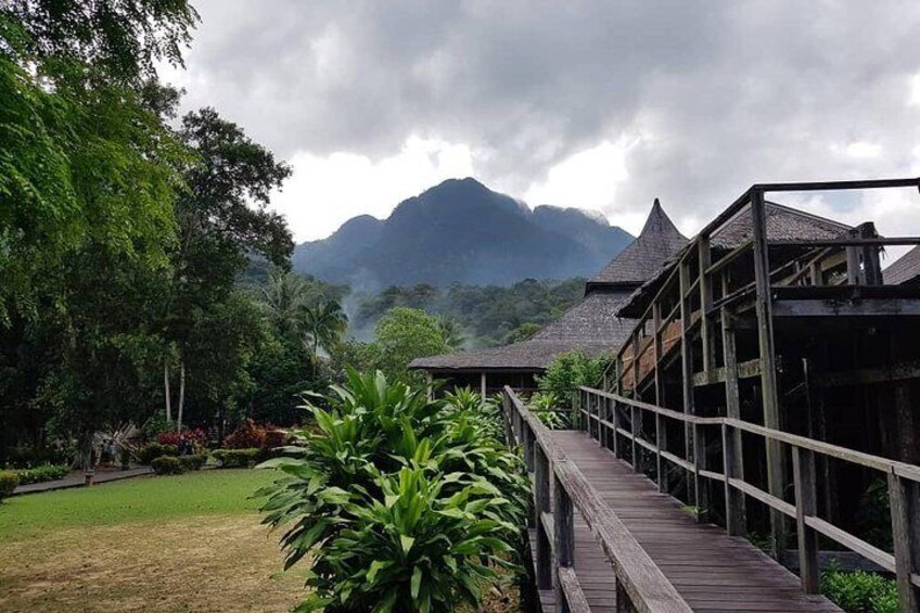 Sarawak Cultural Village & Matang Wildlife Center Tour 3