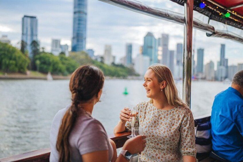 Midday Sightseeing Cruise: 12.30pm-2pm (90min) 2