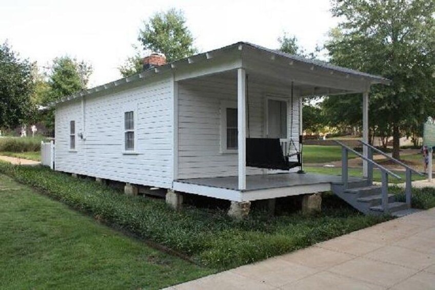 Elvis Presley Birthplace Park in Tupelo with Transport from Memphis 2