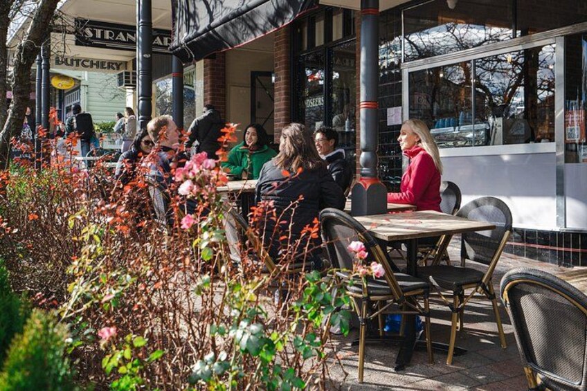 Guide-recommended local foodie stop in mountain villages 4