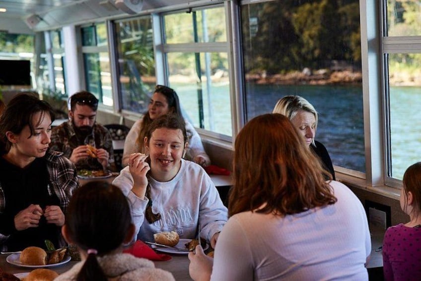 Sydney Whale-Watching Cruise Including Lunch or Breakfast 4