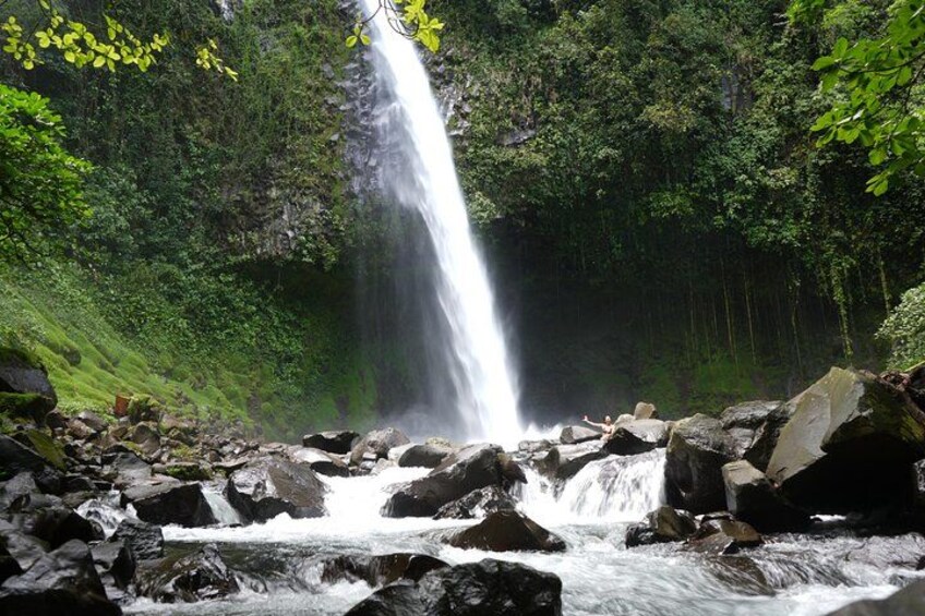 Skip-the-Line La Fortuna Waterfall Admission Ticket 2