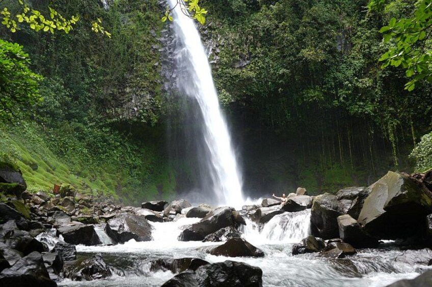Skip-the-Line La Fortuna Waterfall Admission Ticket 2