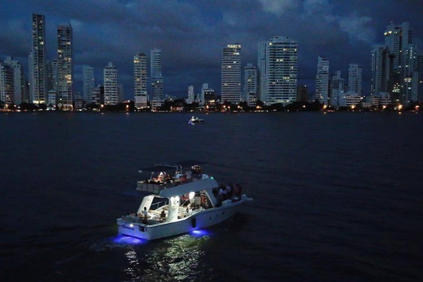 Dinner Cruise Along Cartagena's Bay 1