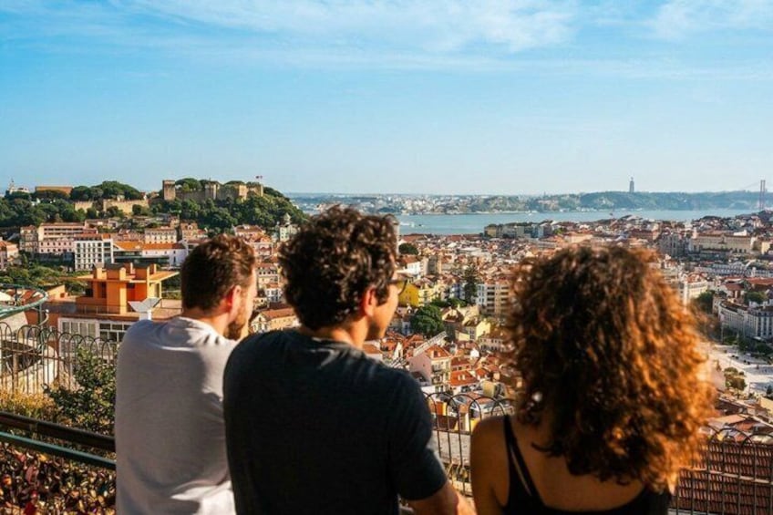 Private Lisbon Sightseeing Tuk-Tuk Tour: Alfama, Belém & More 3