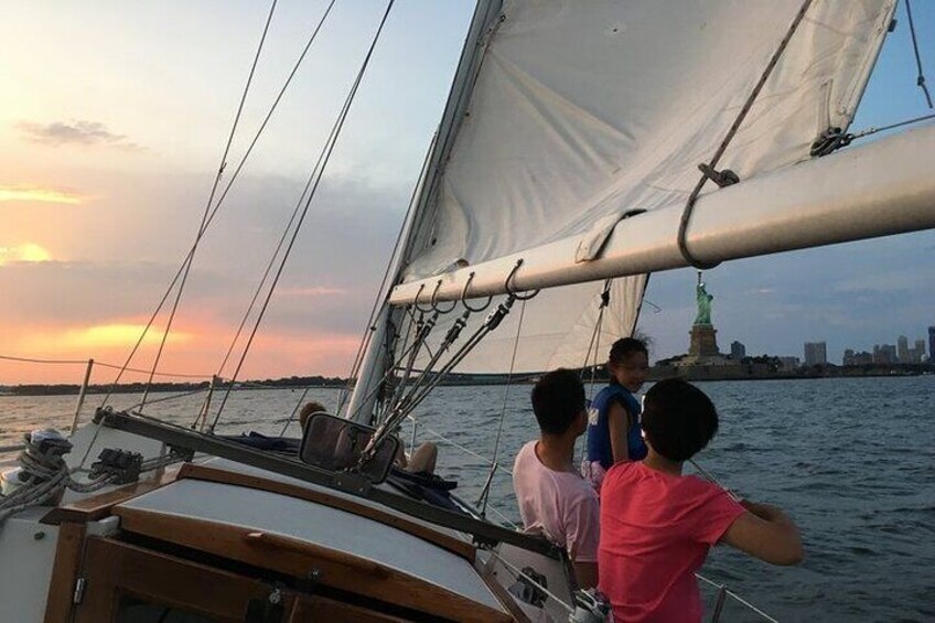 Sailing Tour NYC with Brooklyn Sail