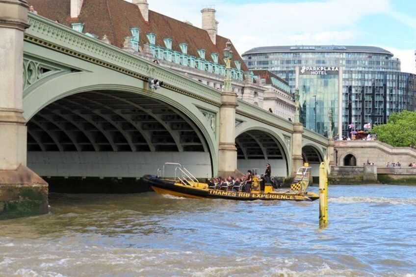 Speedboat Cruise Tour: Embankment OR Westminster Pier -70 minutes 2