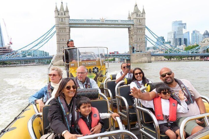 Speedboat Cruise Tour: Embankment OR Westminster Pier -70 minutes 5