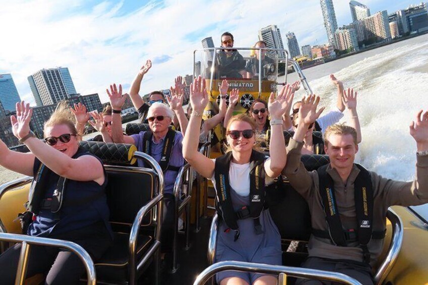 Speedboat Cruise Tour: Embankment OR Westminster Pier -70 minutes 4