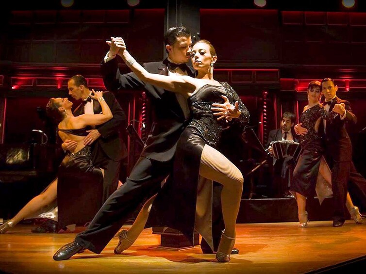 Tango Show at El Querandi with optional Dinner