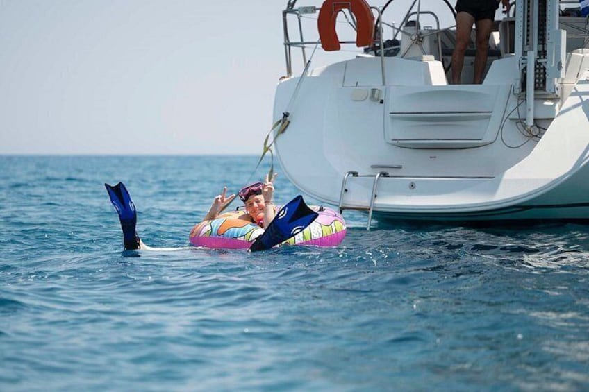 Semi-Private Sailing Cruise to Iconic Bays (Shore-Ex Top Choice) 2