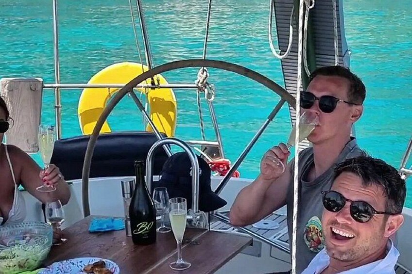 Semi-Private Sailing Cruise to Iconic Bays (Shore-Ex Top Choice) 3