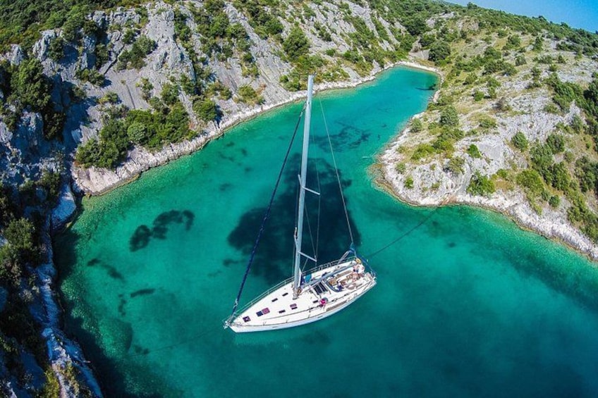 Semi-Private Sailing Cruise to Iconic Bays (Shore-Ex Top Choice) 1