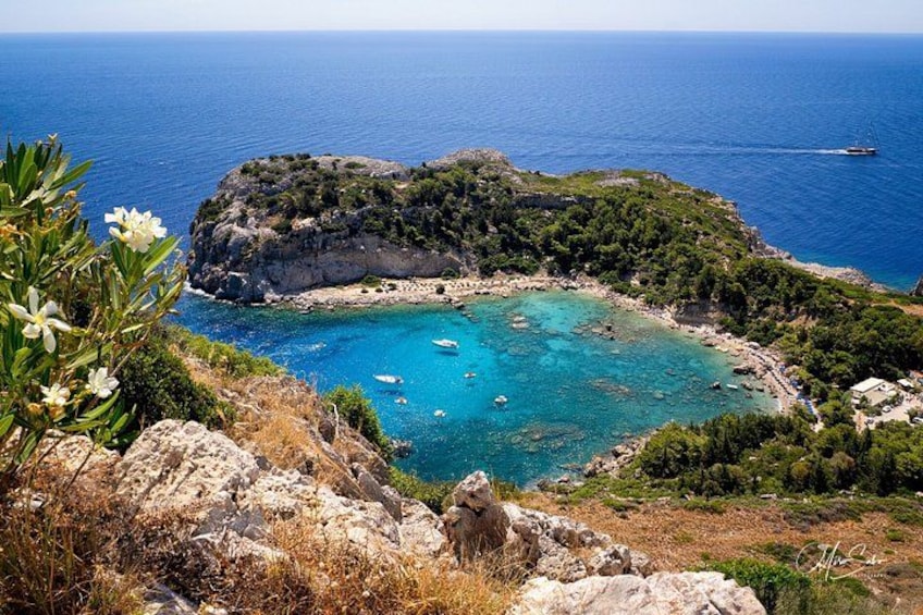 Semi-Private Sailing Cruise to Iconic Bays (Shore-Ex Top Choice) 3