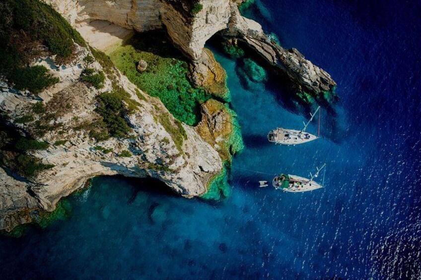 Semi-Private Sailing Cruise to Iconic Bays (Shore-Ex Top Choice) 2