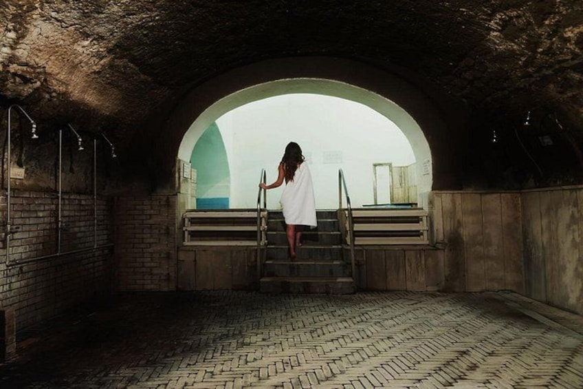 Entrance to internal thermal pool 1