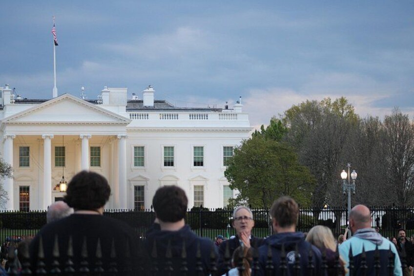 Discounted DC Night Tour With Magic LED- Snacks, LED Bracelets 3