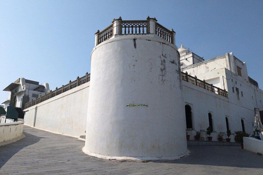 Round Trip Transfers to Sajjangarh Monsoon Palace with tickets 2