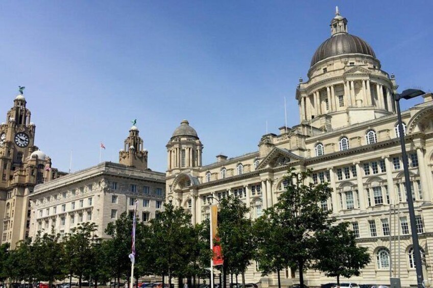 Follow a beautiful trail past stunning architecture 5