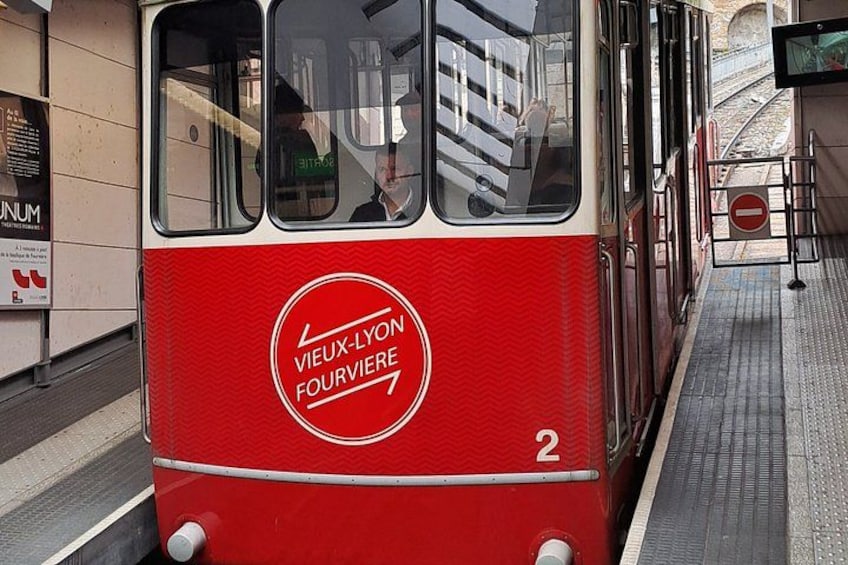 Big Traboules in Little Lyon Private Walking Tour 3
