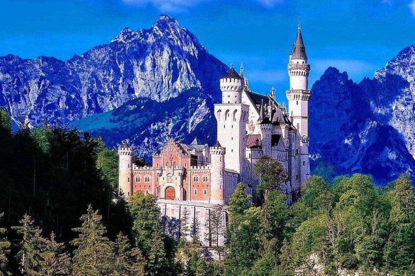 Neuschwanstein and Hohenschwangau Exclusive Skip-the-Crowds Tour 1