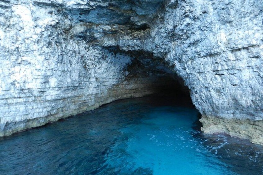 Comino Cave 4