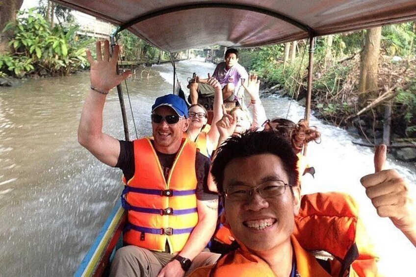 Boat Ride in Floating Market 4