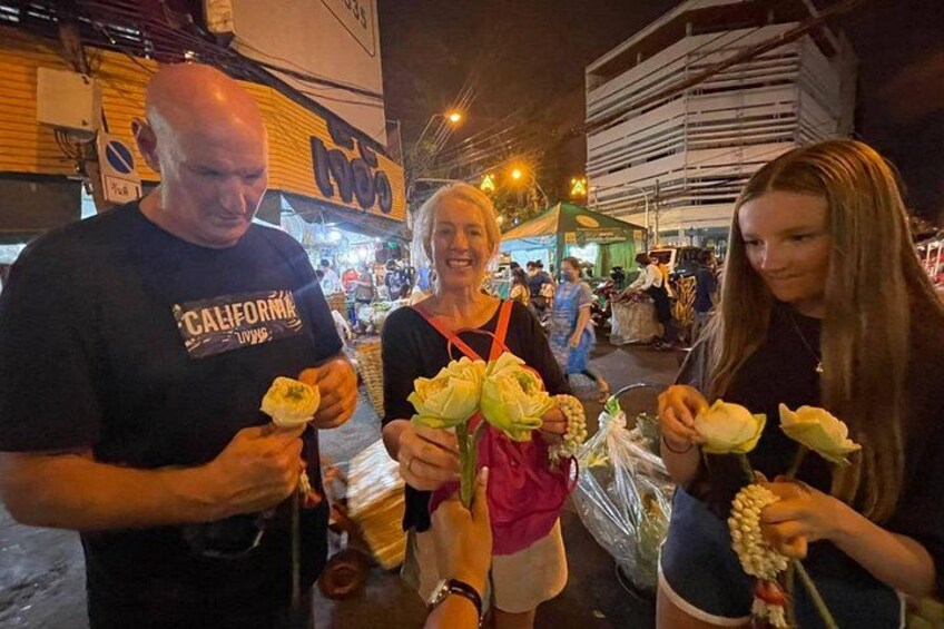 Bangkok Tuk-Tuk Tour by Night with Chinatown Street Food Meal 3