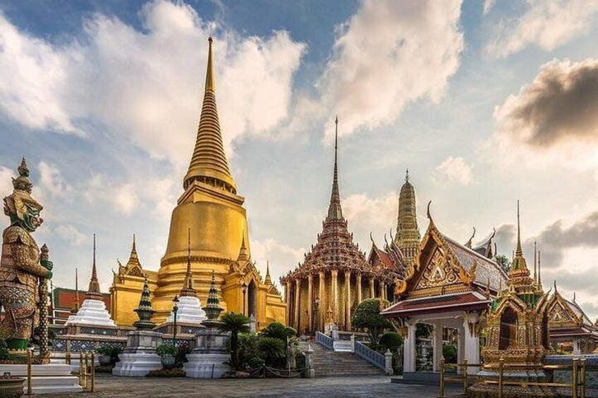 Temple of the Emerald Buddha - Bangkok 3
