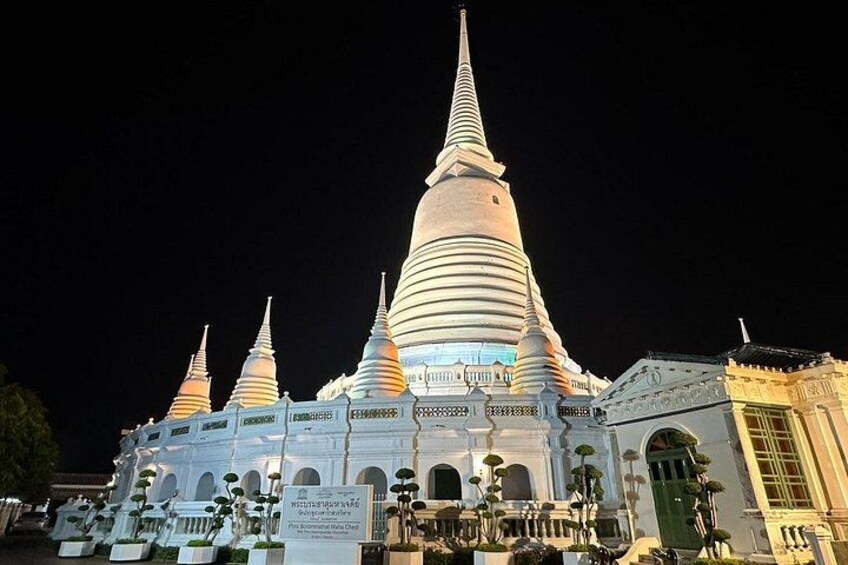 Bangkok by Night: Temples, Markets and Food Tuk-Tuk Tour 3