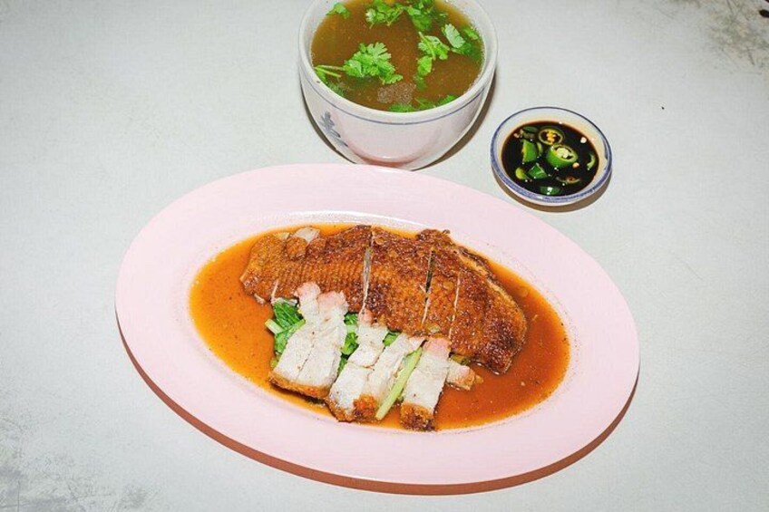 No large menus here, just small vendors dedicated to just one dish 3
