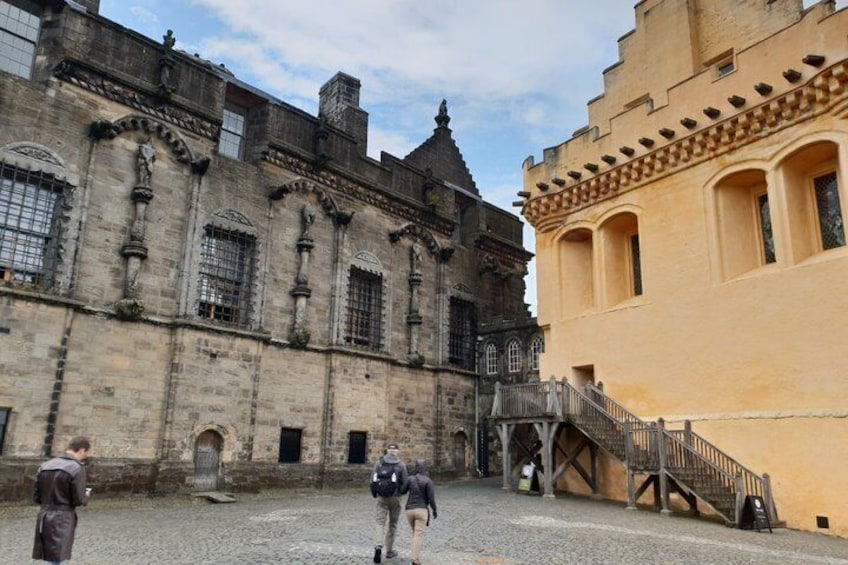 Wallace monument, Stirling Castle, Linlithgow Palace Private Tour 4