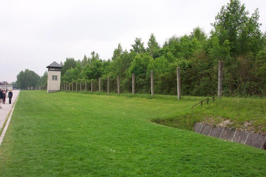 electric perimeter fence 5