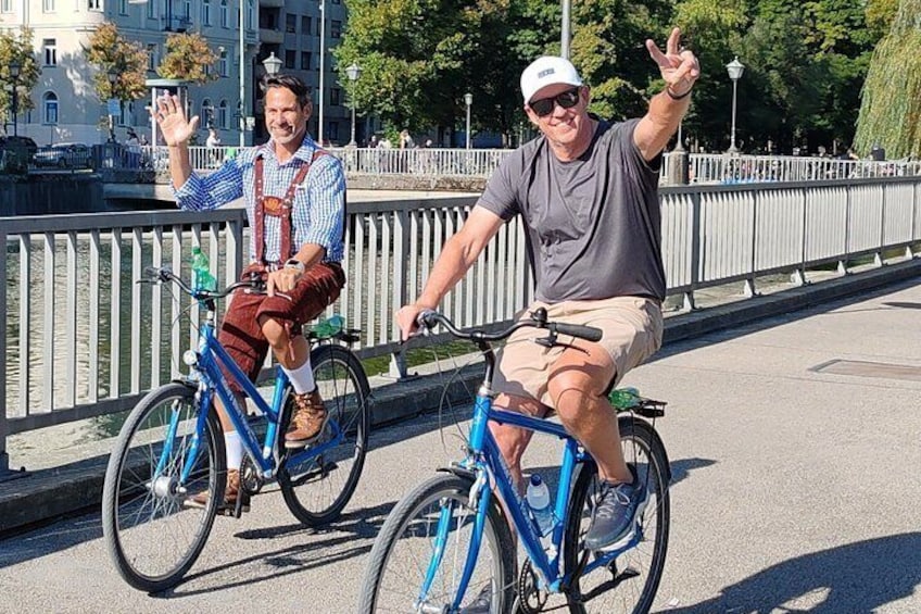 Munich Classic Bike Tour @ 11.30am with Surfers & beergarden stop 2
