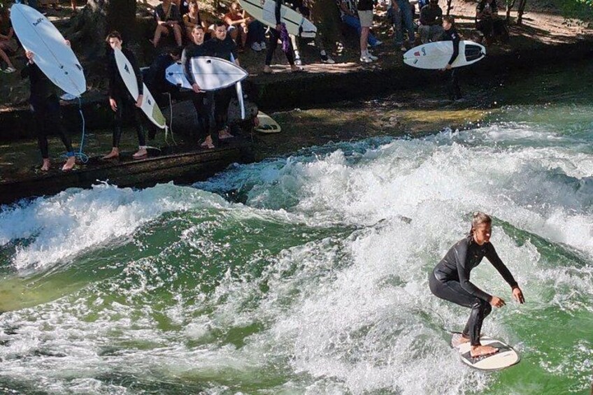Munich Classic Bike Tour @ 11.30am with Surfers & beergarden stop 2