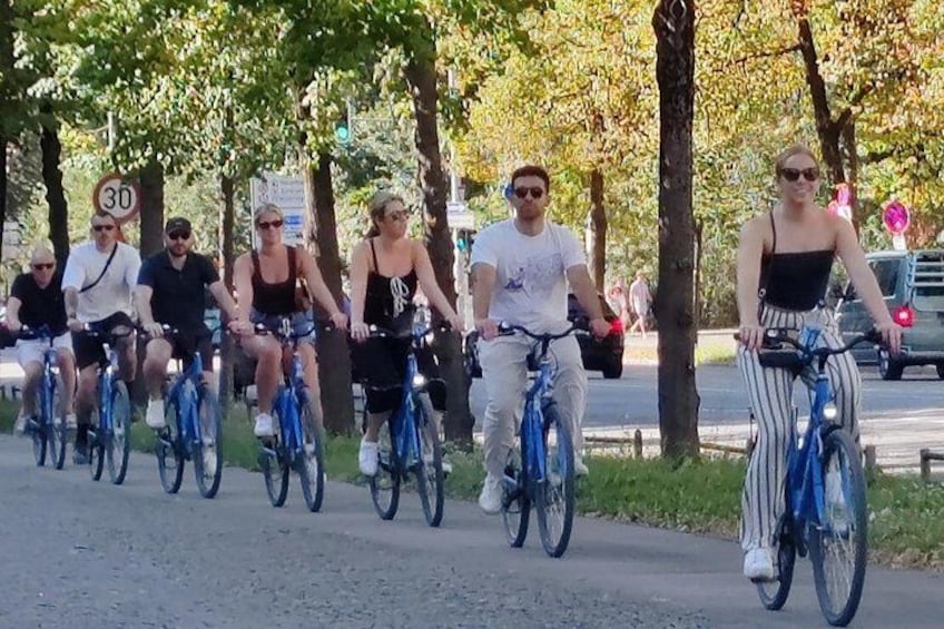 Munich Mike's Mini Bike Tour incl. Beer Garden Stop @ 4pm 2,5 hrs 1